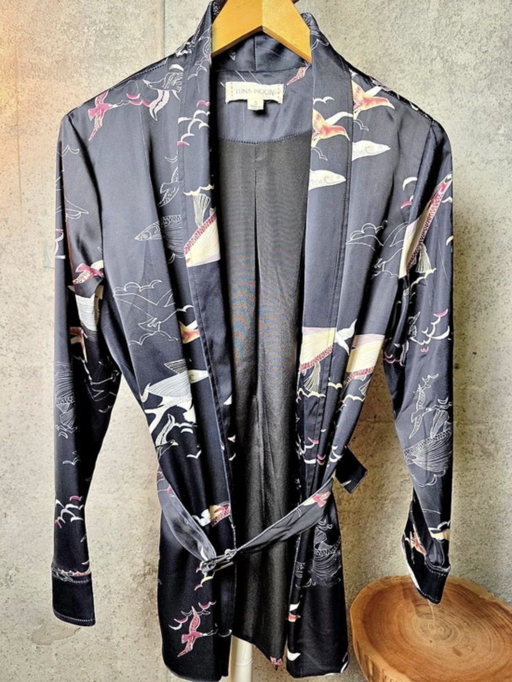 Luna Moon Black Bird Print Satin-Feel Belted Kimono Jacket – Small